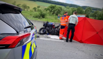 Čierna nedeľa pri Svidníku. Motorkár (†67) po náraze do kamióna zomrel