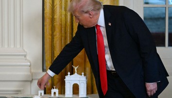 Rastú hlasy za Trumpovo odvolanie. K jeho zosadeniu vedú dve cesty