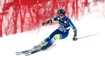 Na olympiáde reprezentoval Ukrajinu, trénuje so Slovákmi. Na prípravu si zarába prácou na stavbách
