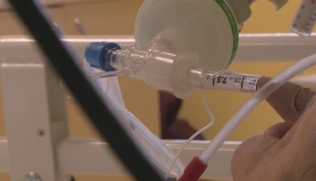 Ministerstvo zdravotníctva zvažuje, že bude od nezaočkovaných vymáhať peniaze za liečbu COVID-u