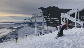 Vo Vysokých Tatrách odštartovala lyžiarska sezóna. Takto to vyzeralo na Štrbskom Plese