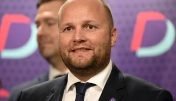 Darovanie techniky Ukrajine: Po nástupe k moci bude polícia vyšetrovať súčasných koaličných politikov, odkázal Naď