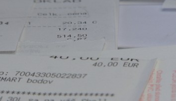 Biznis s nízkymi daňami: Podnikatelia kupujú na internete bločky za benzín či materiál