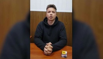 USA obvinili štyroch bieloruských predstaviteľov z únosu lietadla s novinárom Pratasevičom