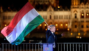 Kto je Péter Magyar? Bývalý spojenec Orbána mu vo voľbách uštedril obrovskú nakladačku