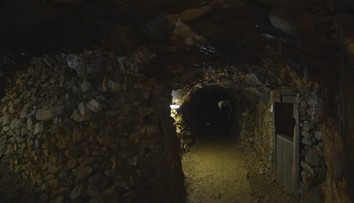 Ukrytý drahokam v srdci východu: Objavte svetoznáme bane, kde sa stále skrýva opál