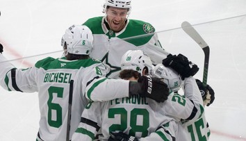 VIDEO: Slafkovský patril k najvyťaženejším. Jeho solídny výkon Montrealu nestačil, Dallas jednoznačne vyhral