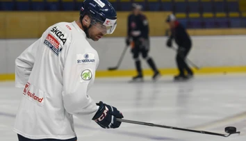 Nepríjemná skúsenosť hokejistu Juraja Valacha: Na ulici si vypočul, že jeho hendikepovaný syn patrí do ústavu