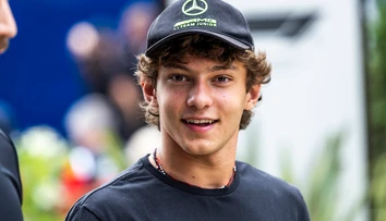 Otec povedal, že mi zatočí krk ako sliepke. Líder F1 pomáhal sestre s obchodom, do hodiny všetko predali