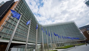 Členské štáty EÚ sa dohodli na 21. balíku sankcií proti Rusku. Grécko napokon stiahlo svoje veto