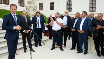 Urazil Matovič Rómov? Vlastní rómski poslanci sa ho zastali, tvrdá kritika od odborníka