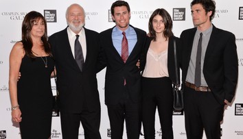 Mal brutálne zavraždiť svojich rodičov: Syna zosnulého režiséra Reinera obžalovali