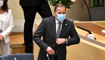 Vláda švédskeho premiéra Löfvena padla, poslanci jej vyslovili nedôveru