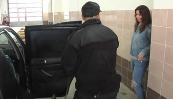 Nič netušiacej žene našli colníci v aute drogy. Situácia mala nečakaný záver