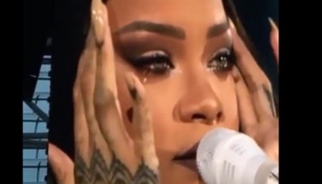 Rihanna mala náročný deň. Na koncerte ju viackrát premohli emócie