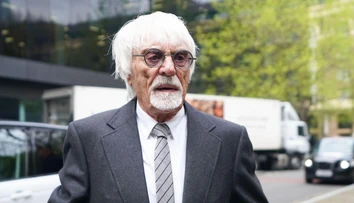 Bývalého šéfa F1 Bernieho Ecclestonea zadržali za držanie brokovnice