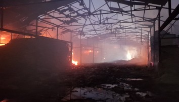 FOTO: Katastrofické zábery z juhu Slovenska. Senník zničil rozsiahly nočný požiar
