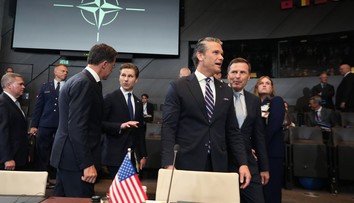 USA posúdia prítomnosť svojich vojsk a základní v Európe, oznámil Hegseth