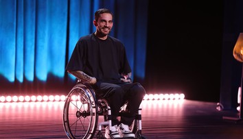 Komik Bekim Aziri: Niekedy je ťažké priznať si, že nedokážete nakrájať jedlo. Ale s humorom ide všetko ľahšie