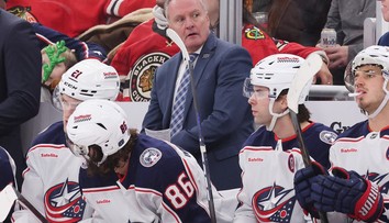 V NHL skončil vo funkcii prvý tréner v tomto ročníku. Jeho nástupca bude najstarším koučom profiligy