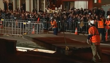 Austrálsky aktivista sa nechal zaživa pochovať pod rušnou cestou, Aborigéni ho vysmiali