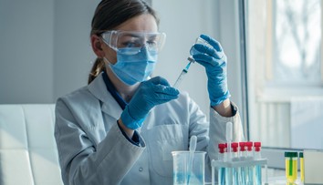 Európa hlási prvý prípad nebezpečného vírusu u človeka. Skončil v nemocnici