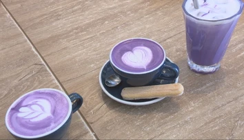 Vyzerá ako latte, je však fialové. Nová potravina pobláznila verejnosť