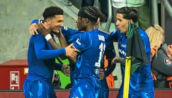 Favorizovaná Chelsea zvládla finále Konferenčnej ligy. Rozhodol úžasný druhý polčas v podaní Londýnčanov