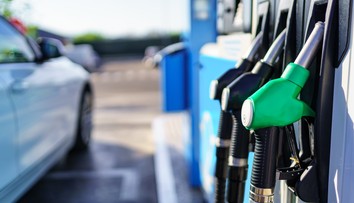 Poľsko zavádza strop na ceny palív: Prezident Nawrocki podpísal zákon