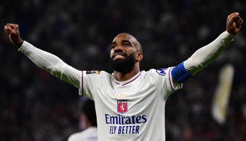 Opúšťa potápajúcu sa loď. Opora Lyonu posilní nováčika saudskoarabskej ligy