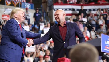 Trump vybral veľvyslanca pre Slovensko. Strážil hranicu NATO s Československom, zvážal ľudí pred útokom na Kapitol