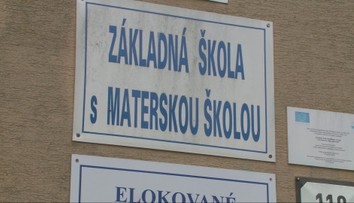 Stovka riaditeľov škôl píše poslancom: Deti sa nás pýtajú, prečo sa dospelí v parlamente môžu biť