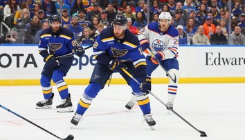 VIDEO: St. Louis bez Dvorského pokorilo McDavida a spol. Slováka tréner prekvapivo nechal na tribúne