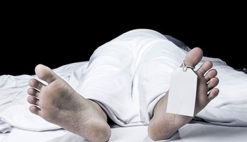 Ženu vyhlásili za mŕtvu. Keď ju pred pohrebom prišla pozrieť rodina, akoby zázrakom ožila