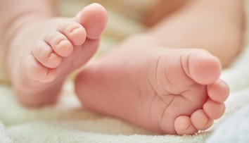 Šokujúci prípad z Talianska. Novorodenec neprežil ilegálnu obriezku, rolu mali hrať peniaze