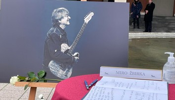 Posledná rozlúčka s Meky Žbirkom: Hold mu vzdali blízki i stovky fanúšikov