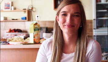 Dominiku následky covidu sprevádzajú dodnes. Niektoré dni sa nedokáže ani osprchovať či pripraviť si jedlo (príbeh)