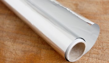 Máte doma alobal? Nepoužívajte ho len na pečenie. Tipy na jeho využitie v domácnosti