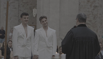 Zdalo sa to nemožné, no napokon skončili pri oltári: Roman a Štěpán si povedali áno v rímskokatolíckom kostole