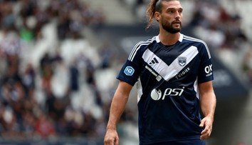 Patril medzi hviezdy Premier League, no teraz sa upísal slávnemu klubu, ktorý vyhlásil bankrot