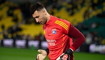 Greifov Lyon využil početnú prevahu na záchranu remízy. O štvrťfinále Európskej ligy zabojuje doma