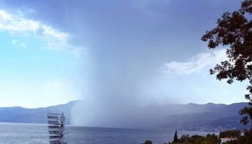 Ľudia na Jadrane neverili vlastným očiam. Vytvoril sa tam hrôzostrašný meteorologický jav
