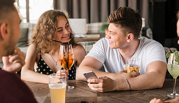 Láska na prvý pohľad? Päť otázok, ktoré vám prezradia, či je medzi vami chémia