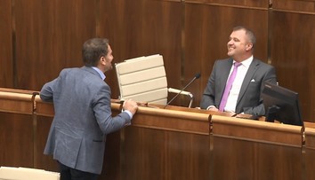 Slovná prestrelka medzi Matovičom a Hrnčiarom. Kto použil najsilnejší vulgarizmus ako prvý?