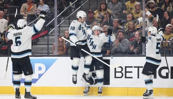 VIDEO: Utah oslavoval historicky prvú výhru v play-off. Boston vyhnal brankára a vyrovnal sériu