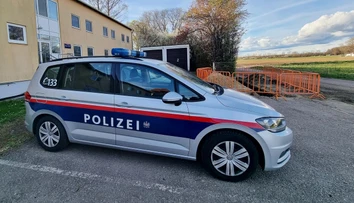 Šokujúci prípad z Rakúska: Muž viezol v kufri auta telo mŕtvej manželky. Vo vozidle sedeli aj ich deti