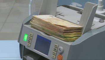 Rozpočet 2026 sa stal ďalším politickým bojiskom: Menej ušetria na sebe, viac na ľuďoch