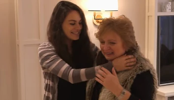 Mila Kunis prekvapila rodičov. Ich starý byt zmenila na nepoznanie