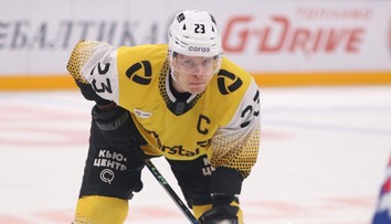 Politiku do športu neťahá. Slovák má v KHL životnú formu, nebráni sa odpovediam na nepríjemné otázky