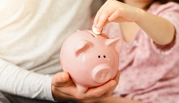 Ako zvládať peniaze v neistých časoch? Učte sa finančnú gramotnosť už od detstva, radia odborníci